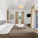 Village By Villsy - With Heated Pool, Spa, Private Tennis Court, Golf Court, Basketball Court And Playroom Tinjan