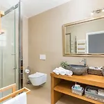 ヴィラ Village By Villsy - With Heated Pool, Spa, Private Tennis Court, Golf Court, Basketball Court And Playroom Tinjan