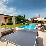 Village By Villsy - With Heated Pool, Spa, Private Tennis Court, Golf Court, Basketball Court And Playroom Tinjan