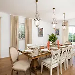 Village By Villsy - With Heated Pool, Spa, Private Tennis Court, Golf Court, Basketball Court And Playroom ヴィラ *