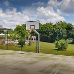 ヴィラ Village By Villsy - With Heated Pool, Spa, Private Tennis Court, Golf Court, Basketball Court And Playroom
