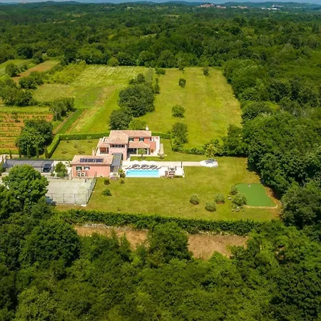 Village By Villsy - With Heated Pool, Spa, Private Tennis Court, Golf Court, Basketball Court And Playroom * Tinjan