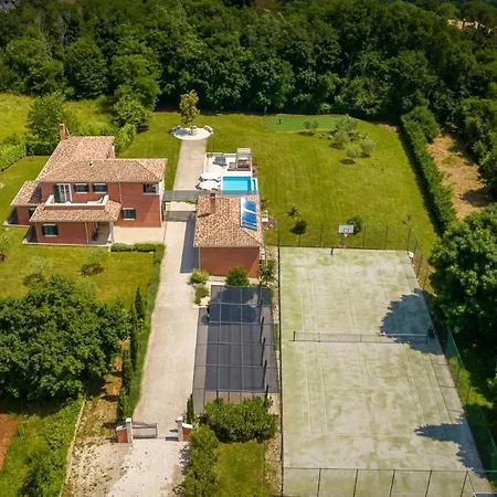 Village By Villsy - With Heated Pool, Spa, Private Tennis Court, Golf Court, Basketball Court And Playroom ヴィラ Tinjan