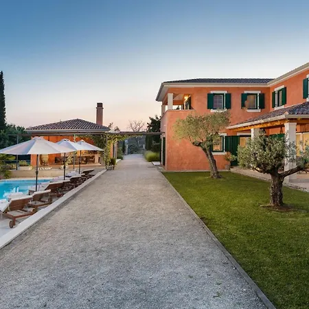 ヴィラ Village By Villsy - With Heated Pool, Spa, Private Tennis Court, Golf Court, Basketball Court And Playroom Tinjan